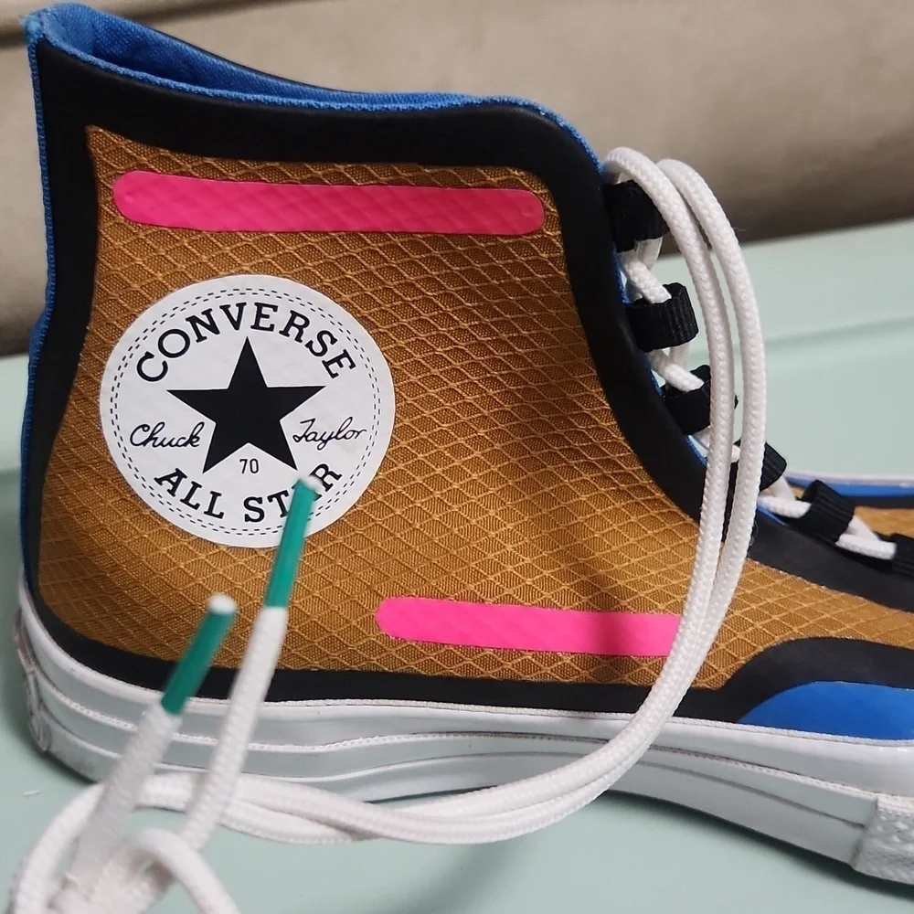 Chuck Taylor 70 Trail Hi-Top Sneakers - Picture 4 of 9